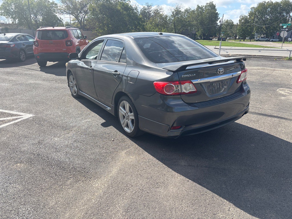 2013 Toyota Corolla Image 10
