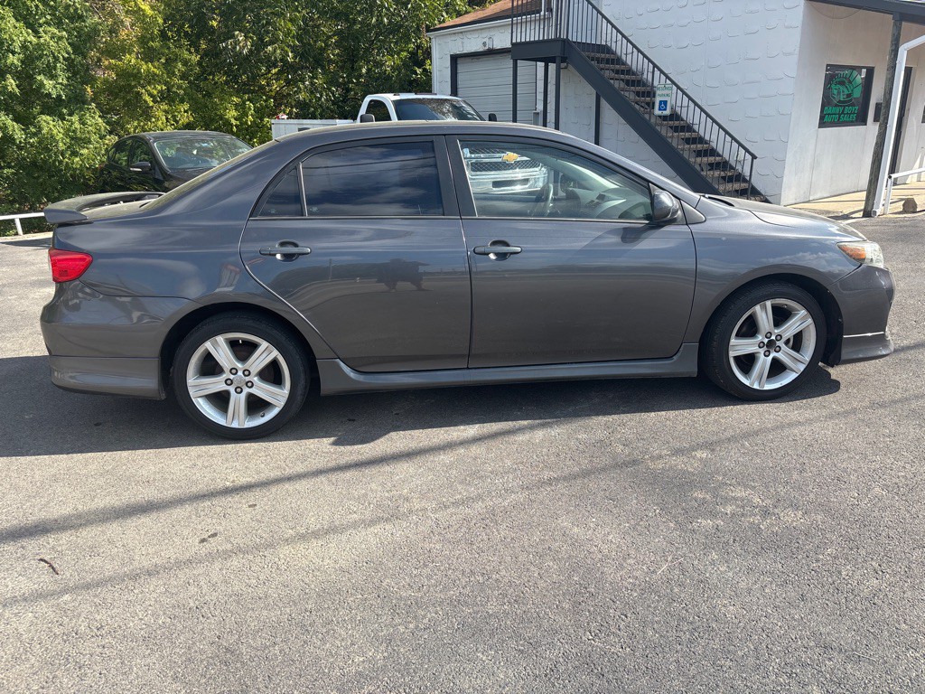 2013 Toyota Corolla Image 15