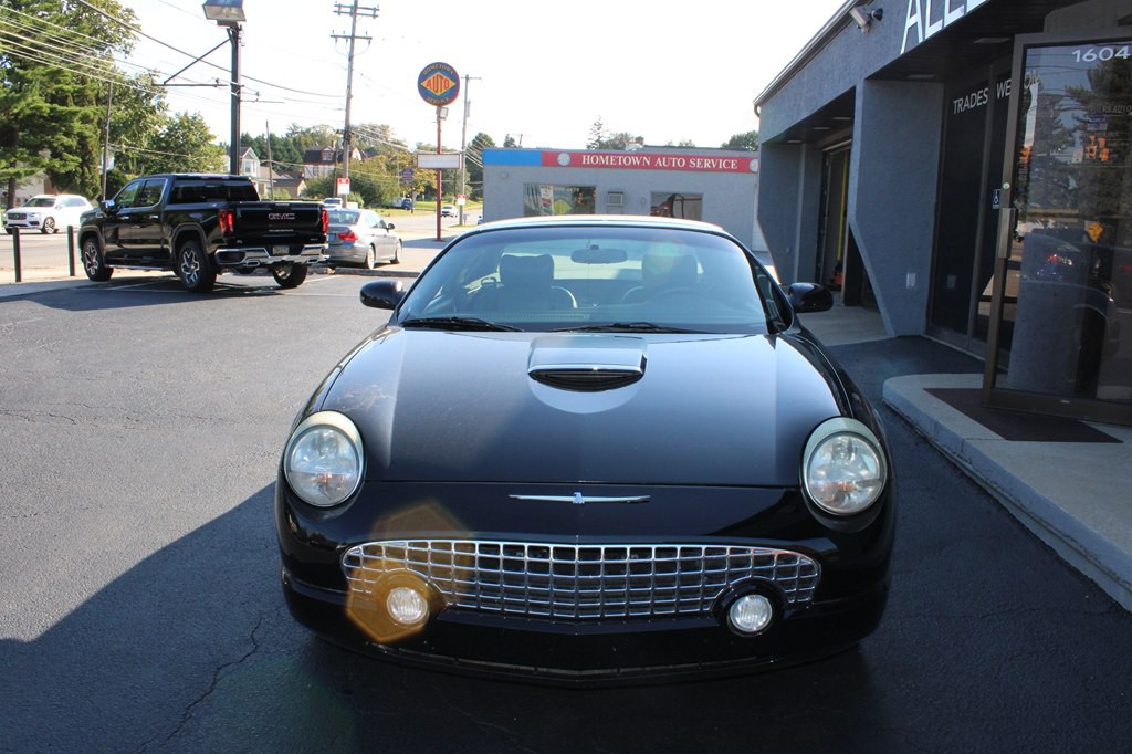 2002 Ford Thunderbird Image 3
