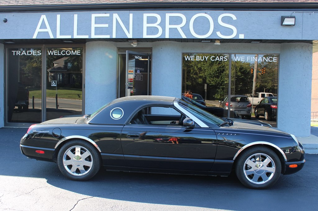 2002 Ford Thunderbird Image 7
