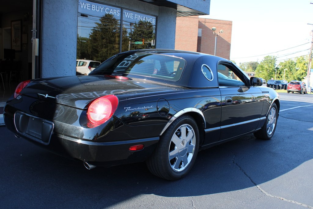 2002 Ford Thunderbird Image 8