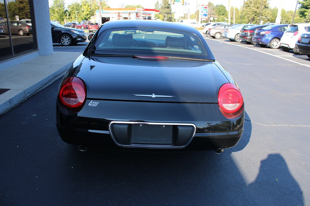 2002 Ford Thunderbird Image 9