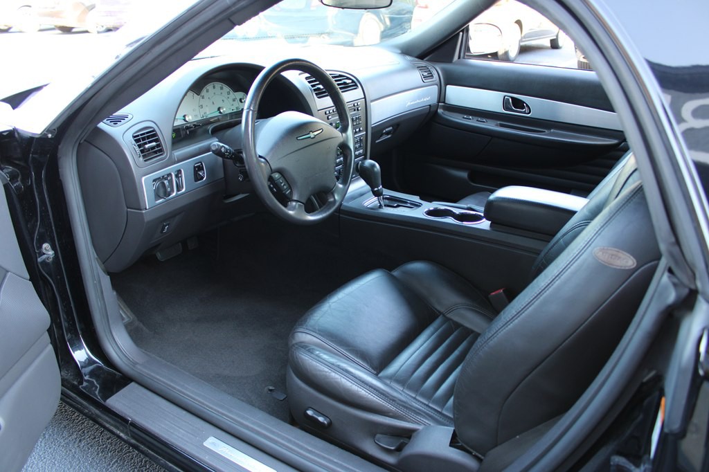 2002 Ford Thunderbird Image 11