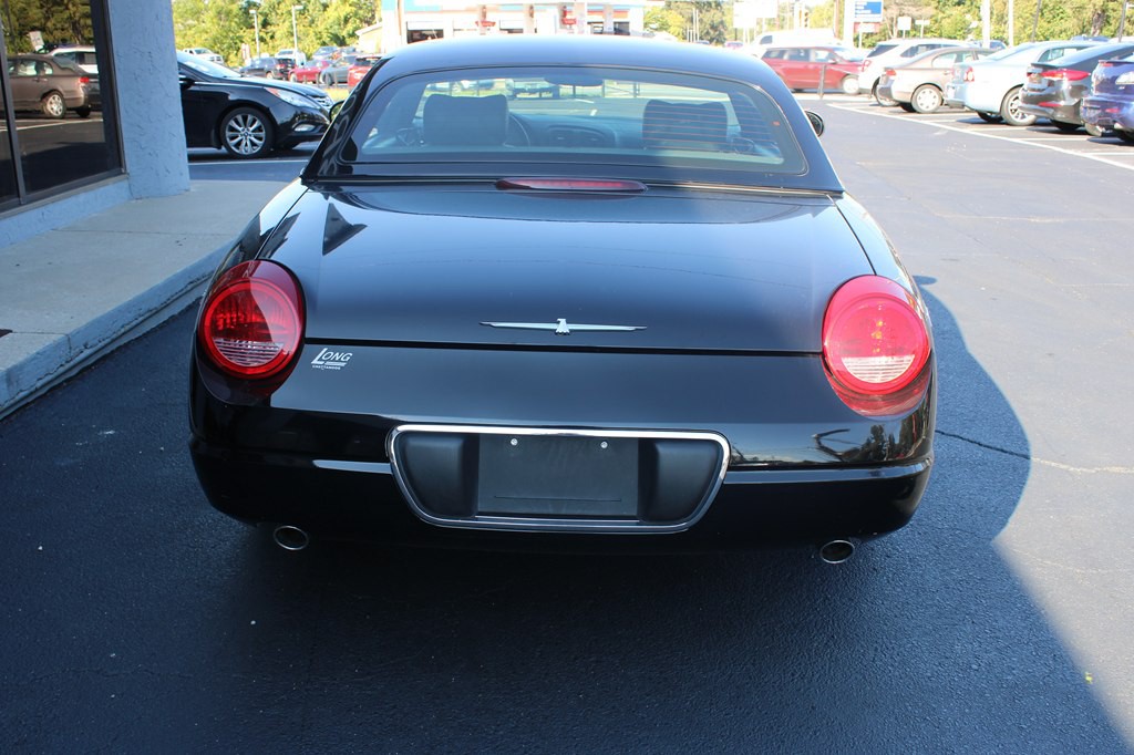 2002 Ford Thunderbird Image 23