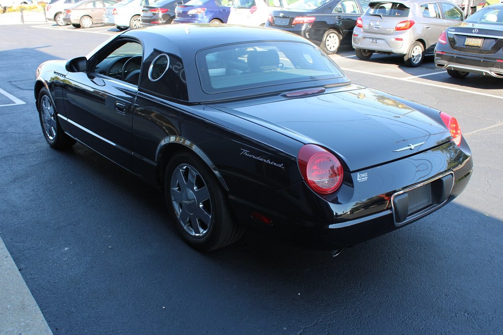 2002 Ford Thunderbird Image 24