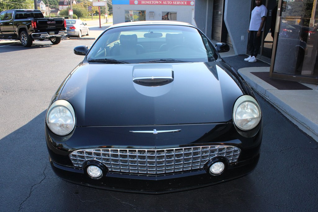 2002 Ford Thunderbird Image 28