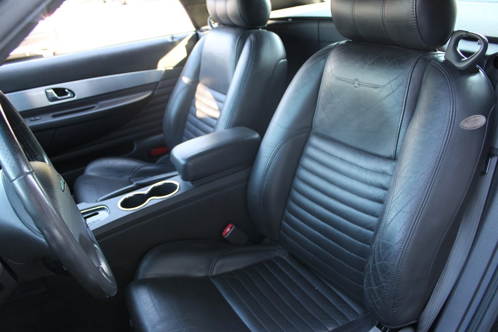 2002 Ford Thunderbird Image 31