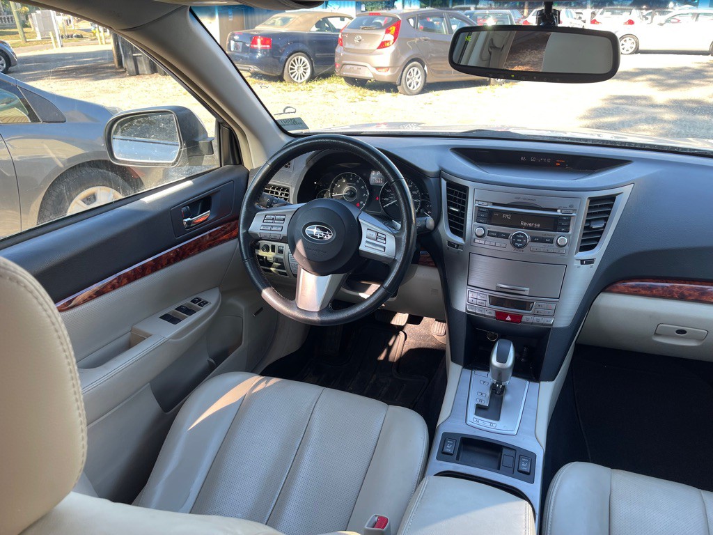 2011 Subaru Outback Image 5