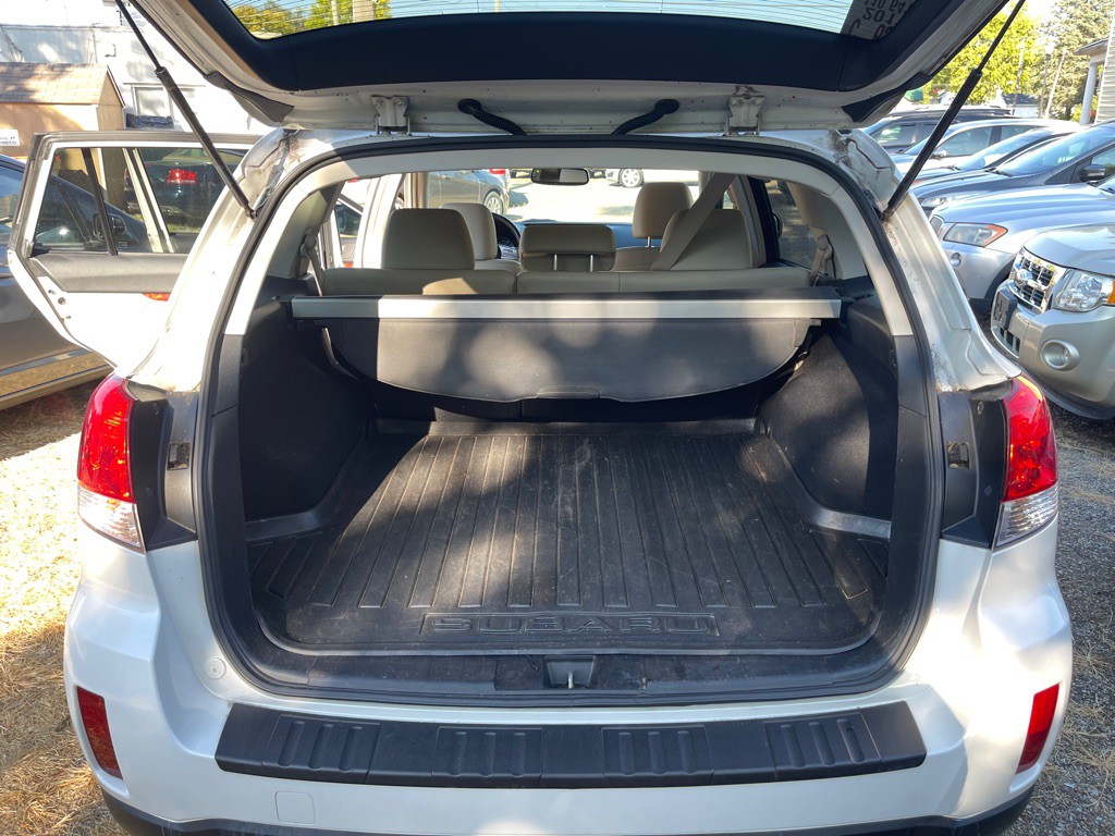2011 Subaru Outback Image 14