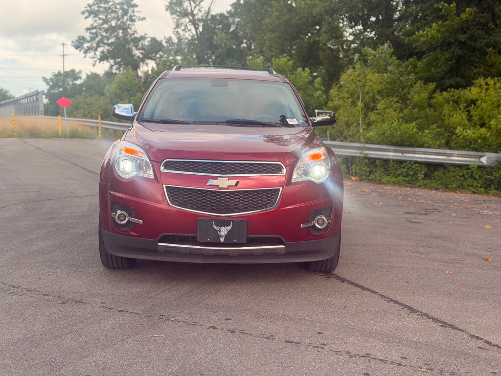2010 Chevrolet Equinox Image 2