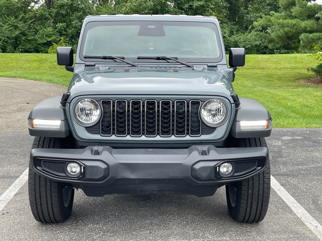 2025 Jeep Wrangler Image 4