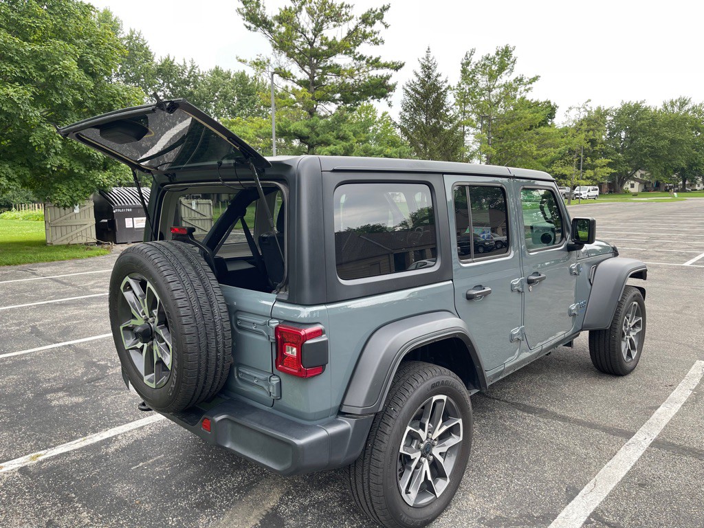 2025 Jeep Wrangler Image 5