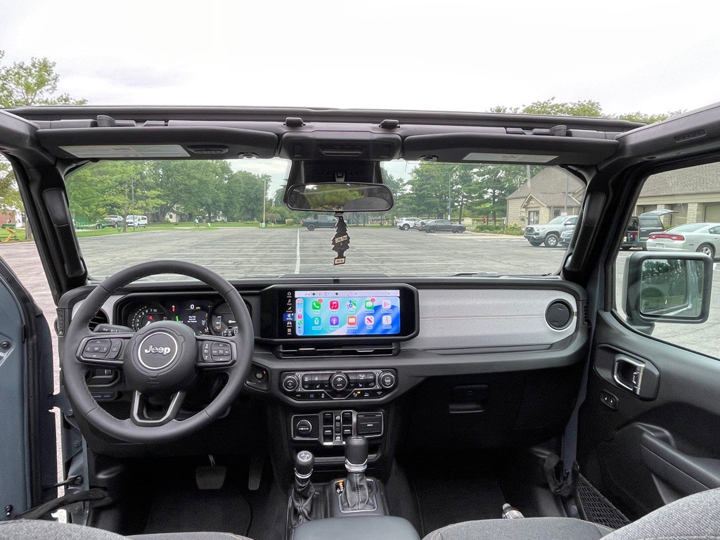 2025 Jeep Wrangler Image 15