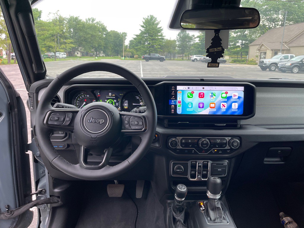 2025 Jeep Wrangler Image 16
