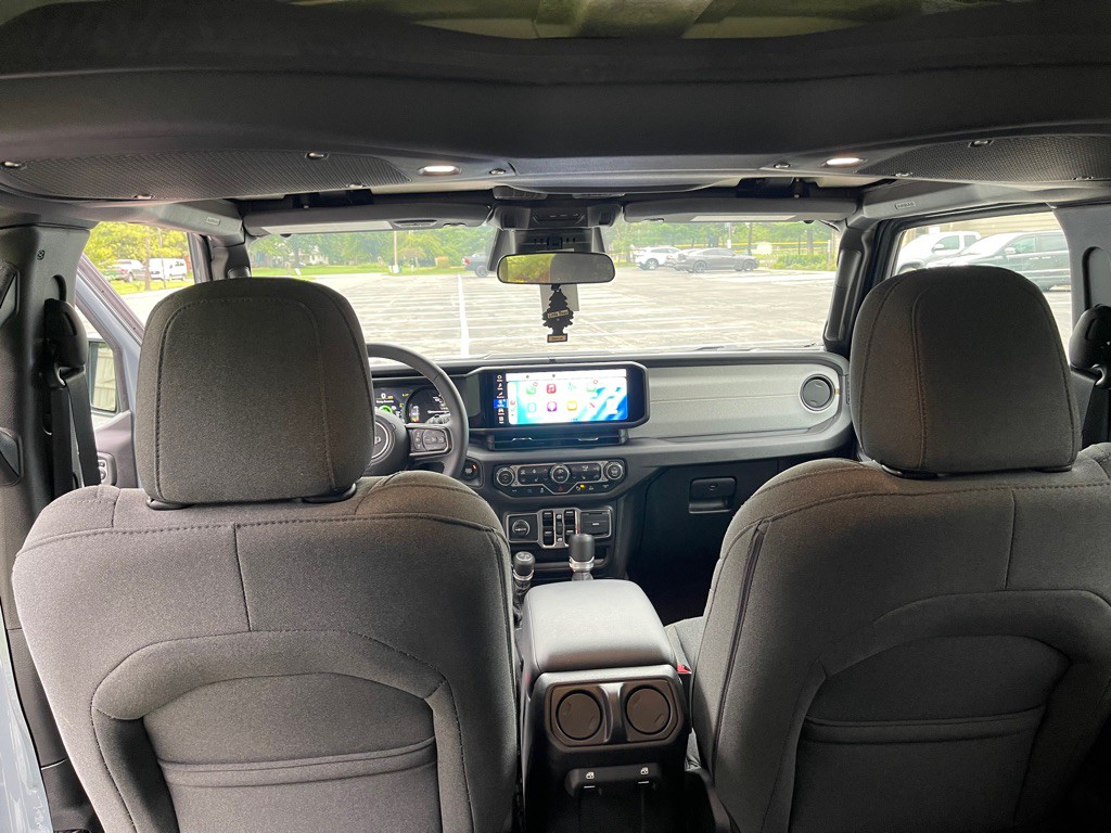 2025 Jeep Wrangler Image 18