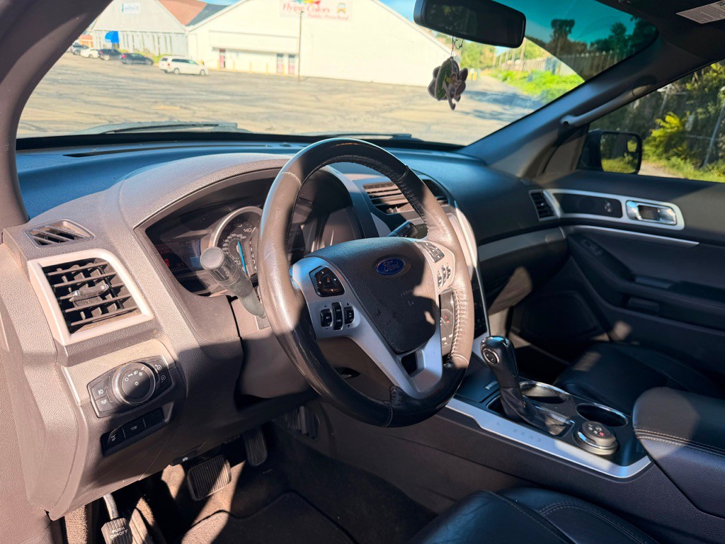 2013 Ford Explorer Image 7