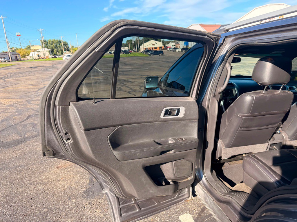 2013 Ford Explorer Image 16