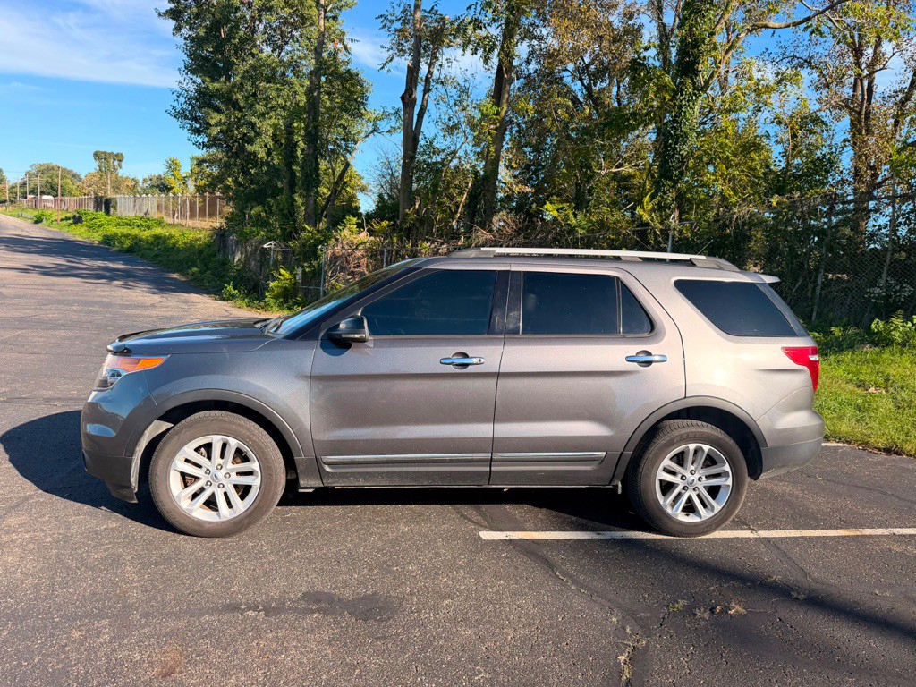 2013 Ford Explorer Image 17