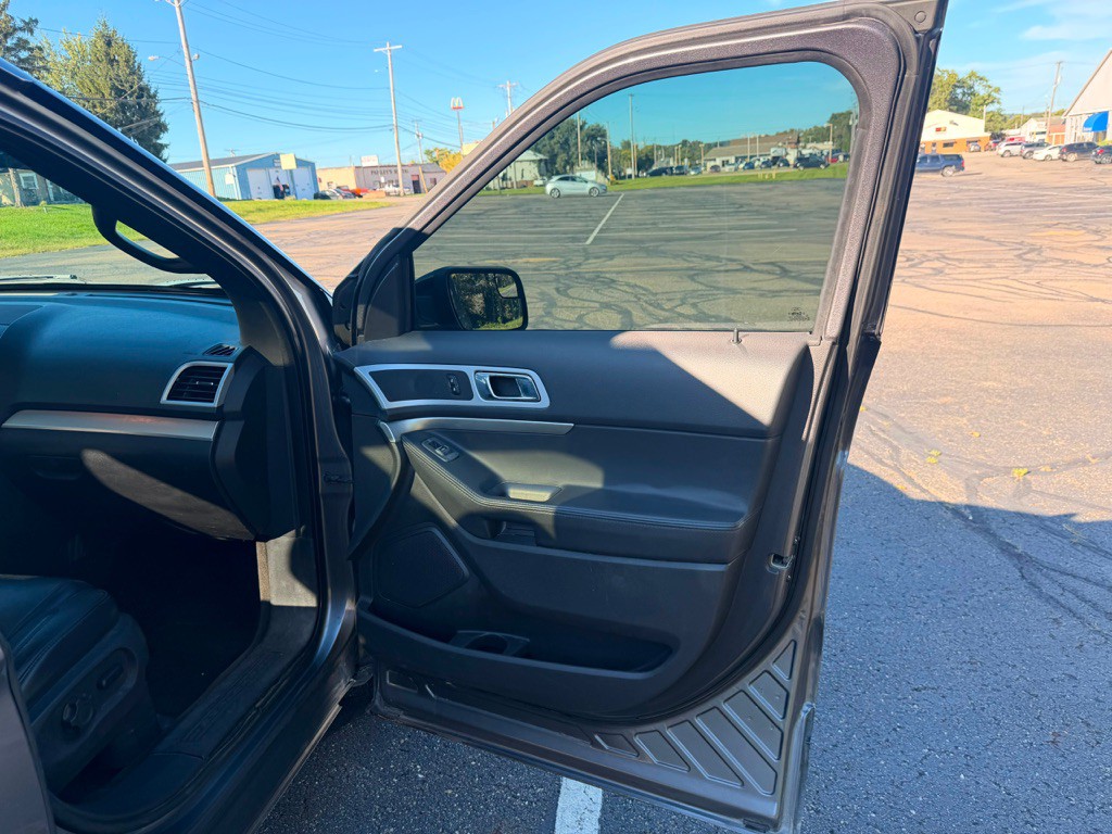 2013 Ford Explorer Image 18