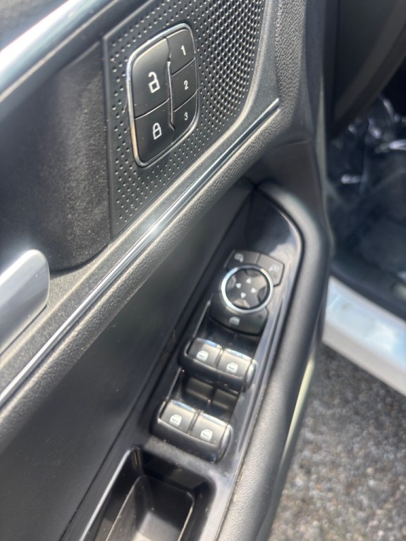 2020 Ford Edge Image 10