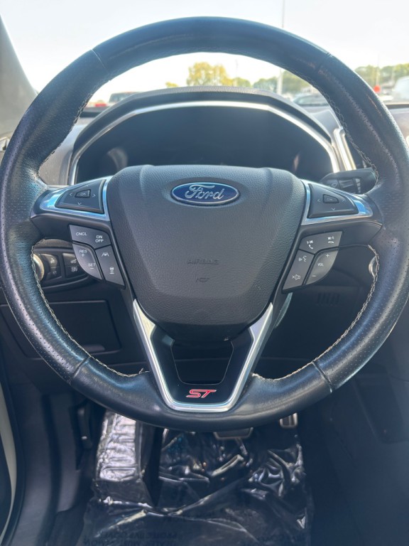 2020 Ford Edge Image 11
