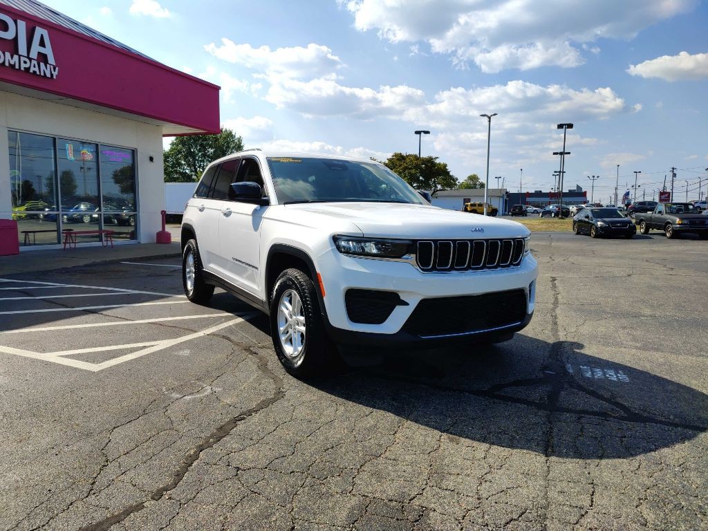 2023 Jeep Grand Cherokee Image 2