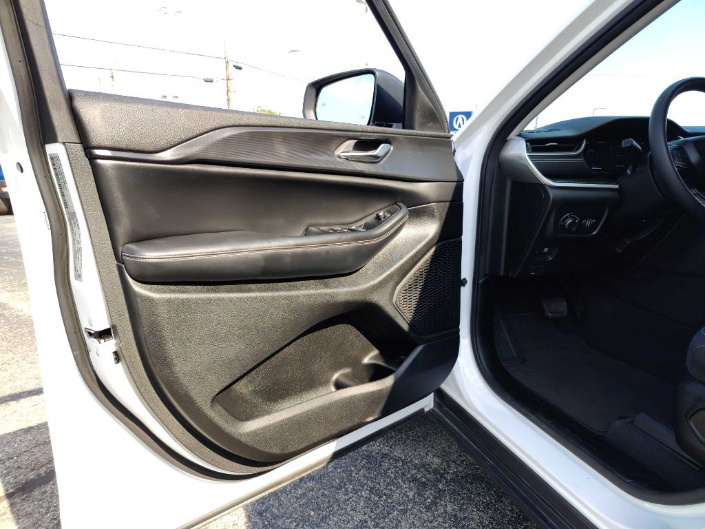 2023 Jeep Grand Cherokee Image 10