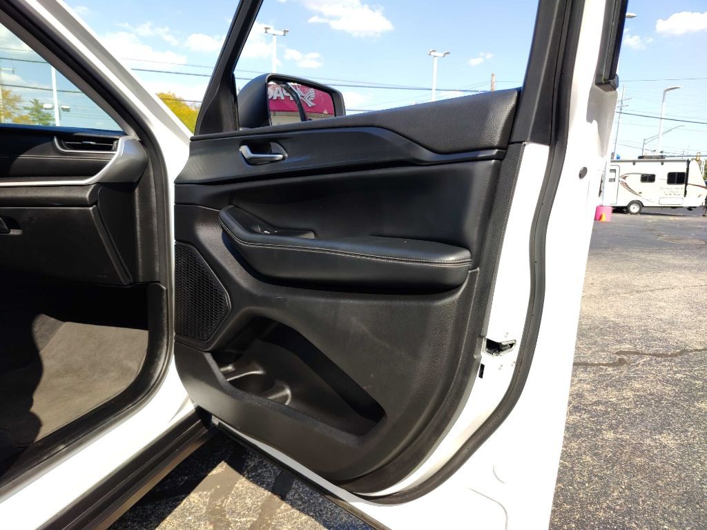 2023 Jeep Grand Cherokee Image 11