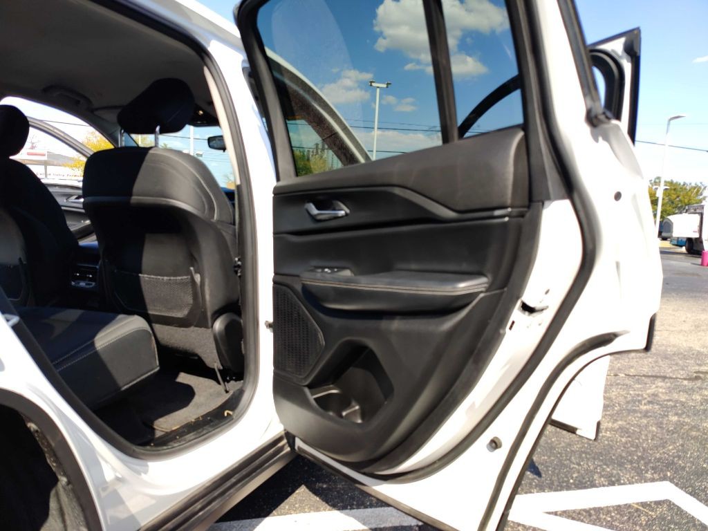 2023 Jeep Grand Cherokee Image 12