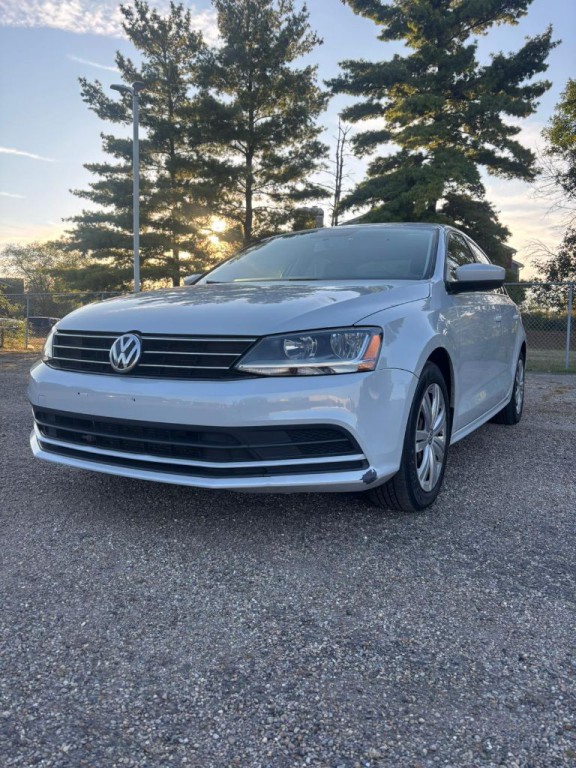 2017 Volkswagen Jetta Image 2