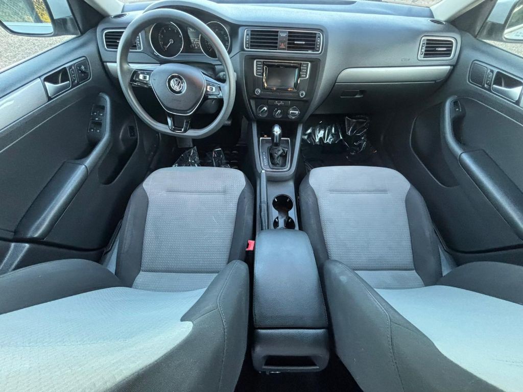 2017 Volkswagen Jetta Image 6