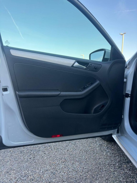 2017 Volkswagen Jetta Image 10