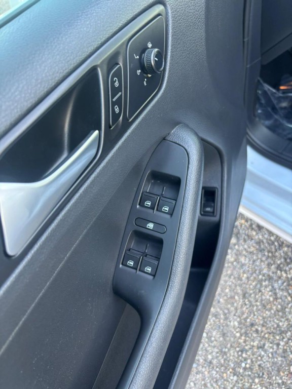 2017 Volkswagen Jetta Image 3