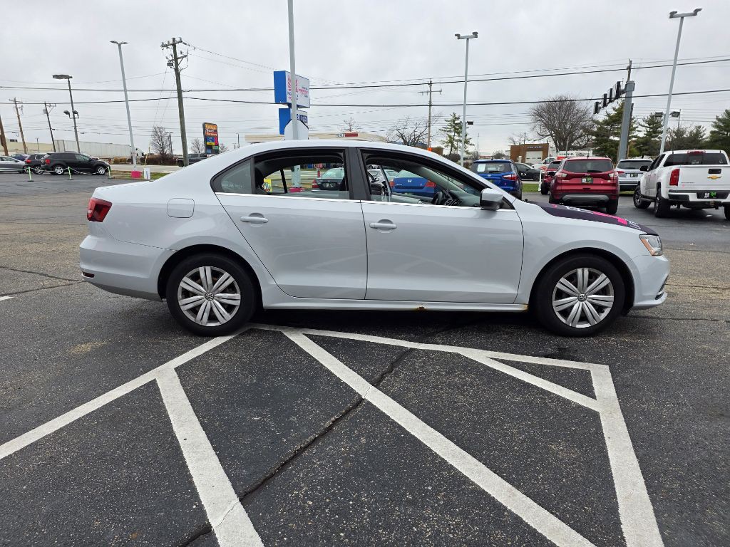 2017 Volkswagen Jetta Image 5