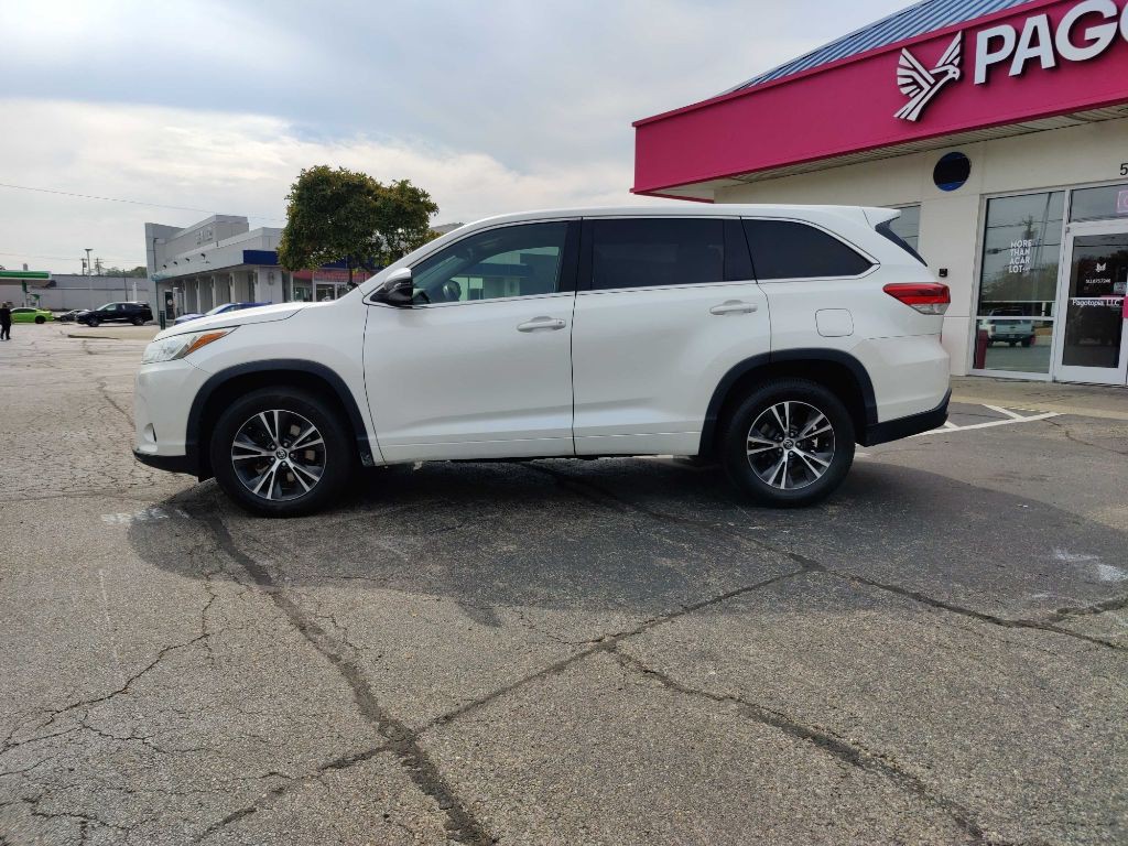2017 Toyota Highlander Image 7