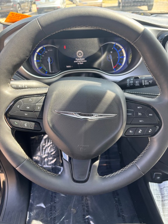 2022 Chrysler Pacifica Image 12