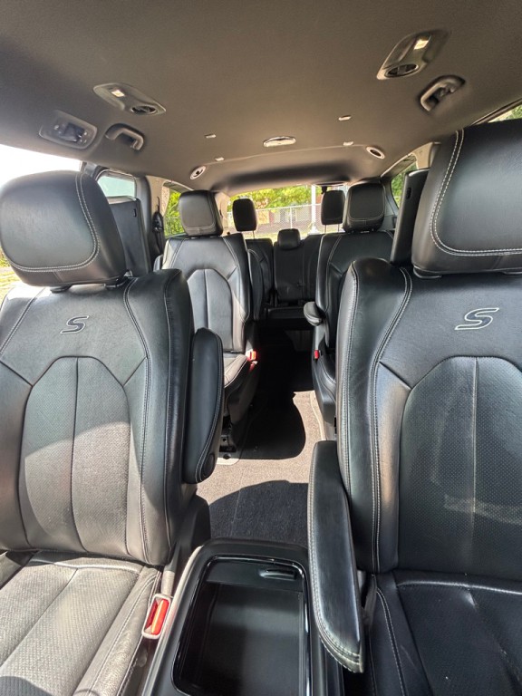 2022 Chrysler Pacifica Image 18