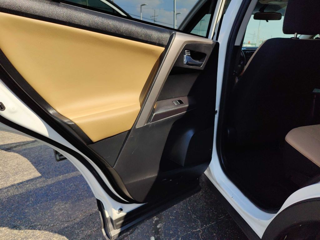 2016 Toyota Rav4 Image 11