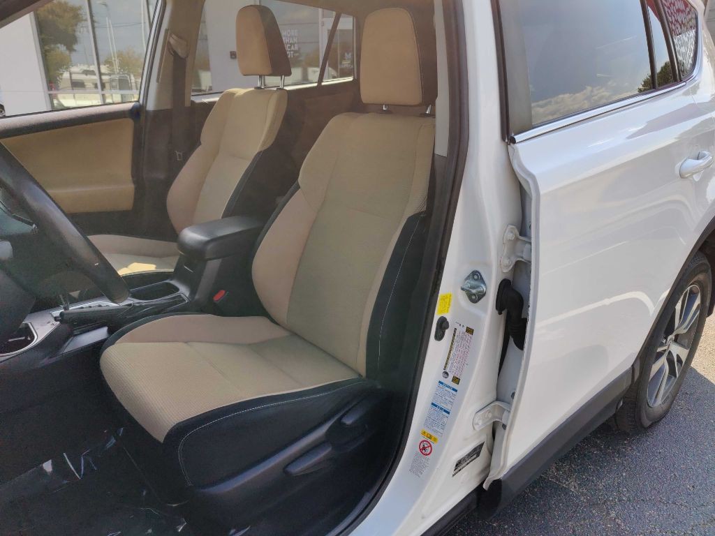 2016 Toyota Rav4 Image 15