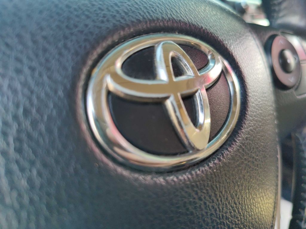 2016 Toyota Rav4 Image 19