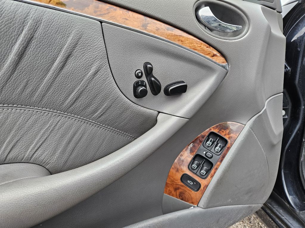 2006 Mercedes-Benz CLK-Class Image 28