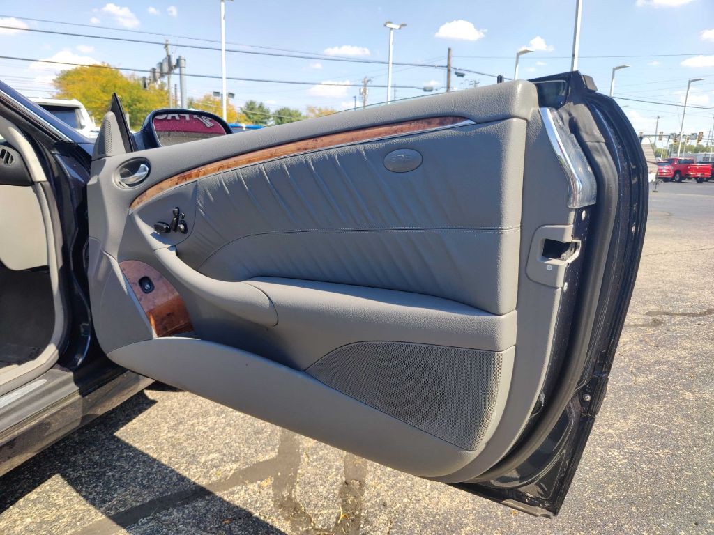 2006 Mercedes-Benz CLK-Class Image 11