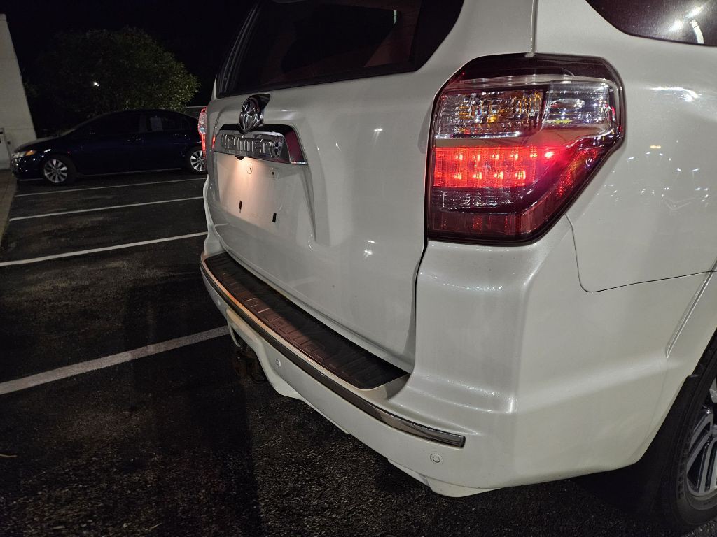 2015 Toyota 4Runner Image 23