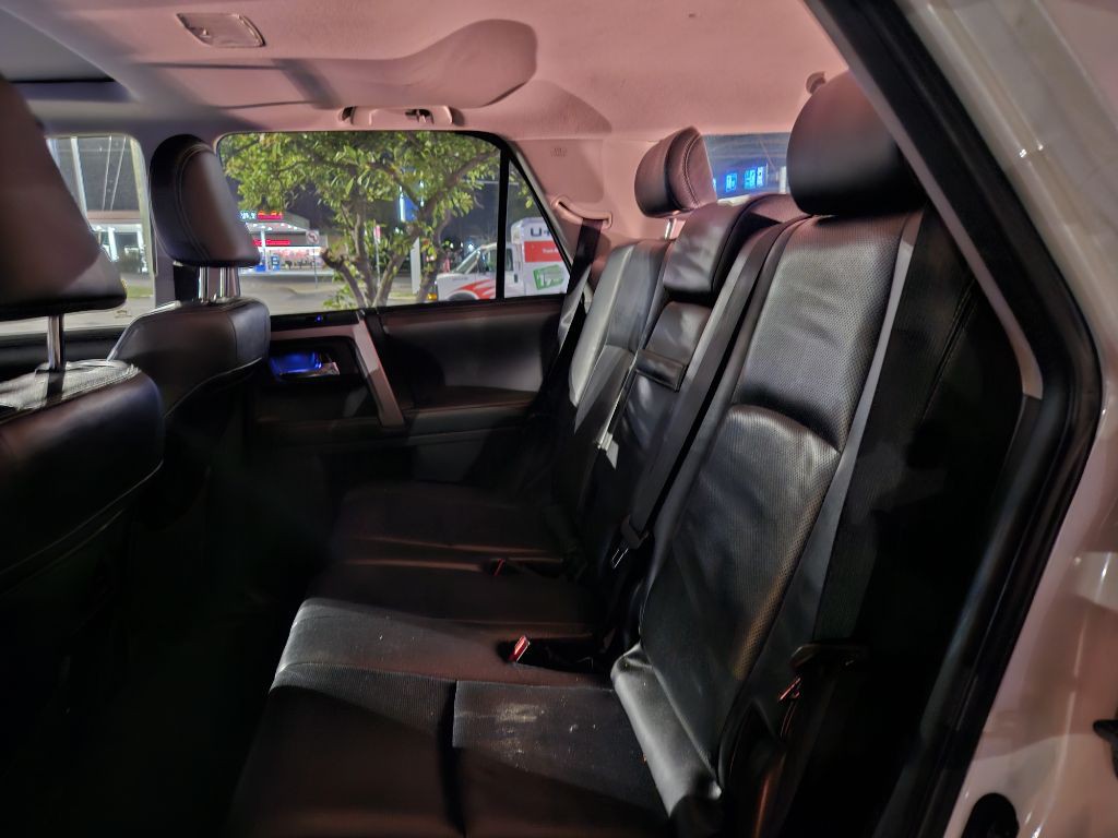 2015 Toyota 4Runner Image 9