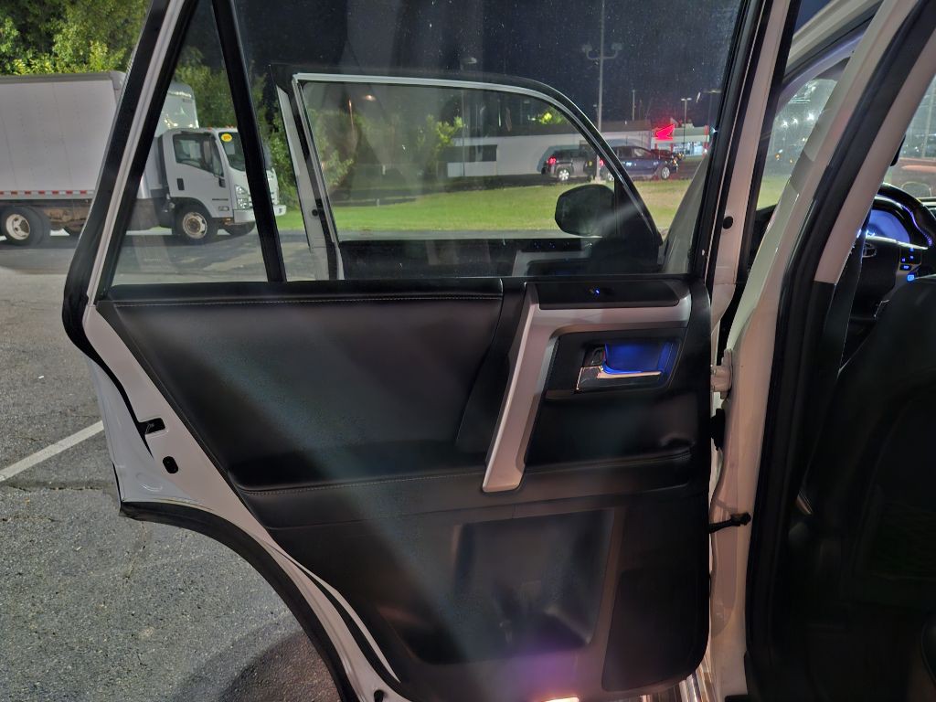 2015 Toyota 4Runner Image 33