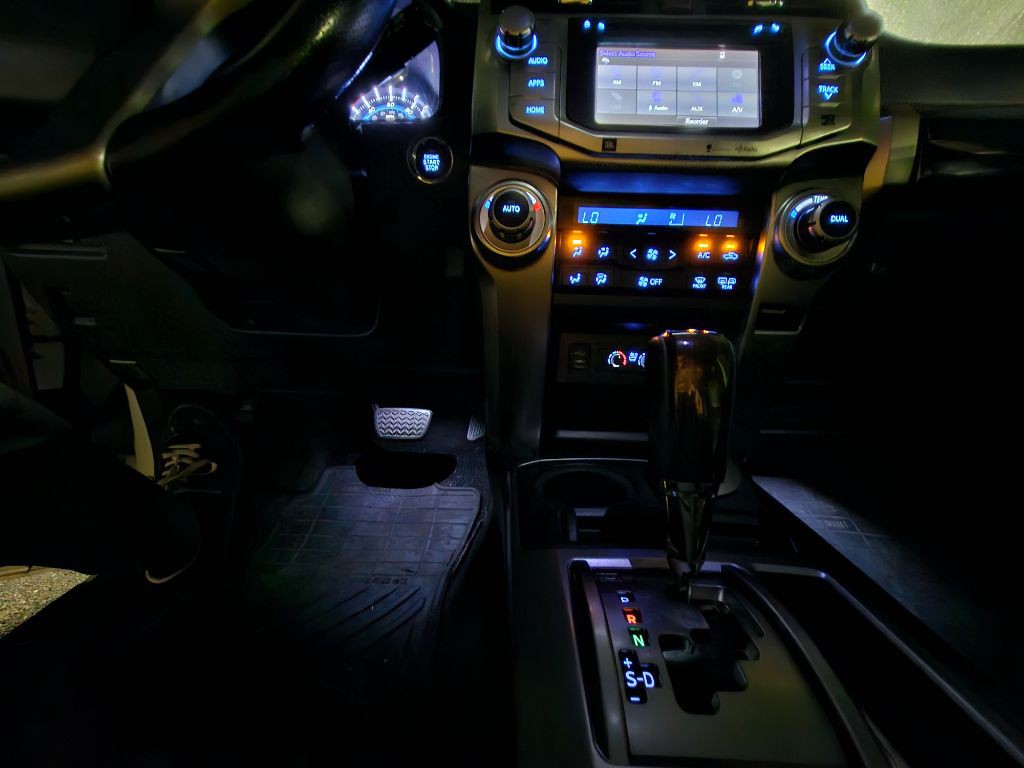 2015 Toyota 4Runner Image 36