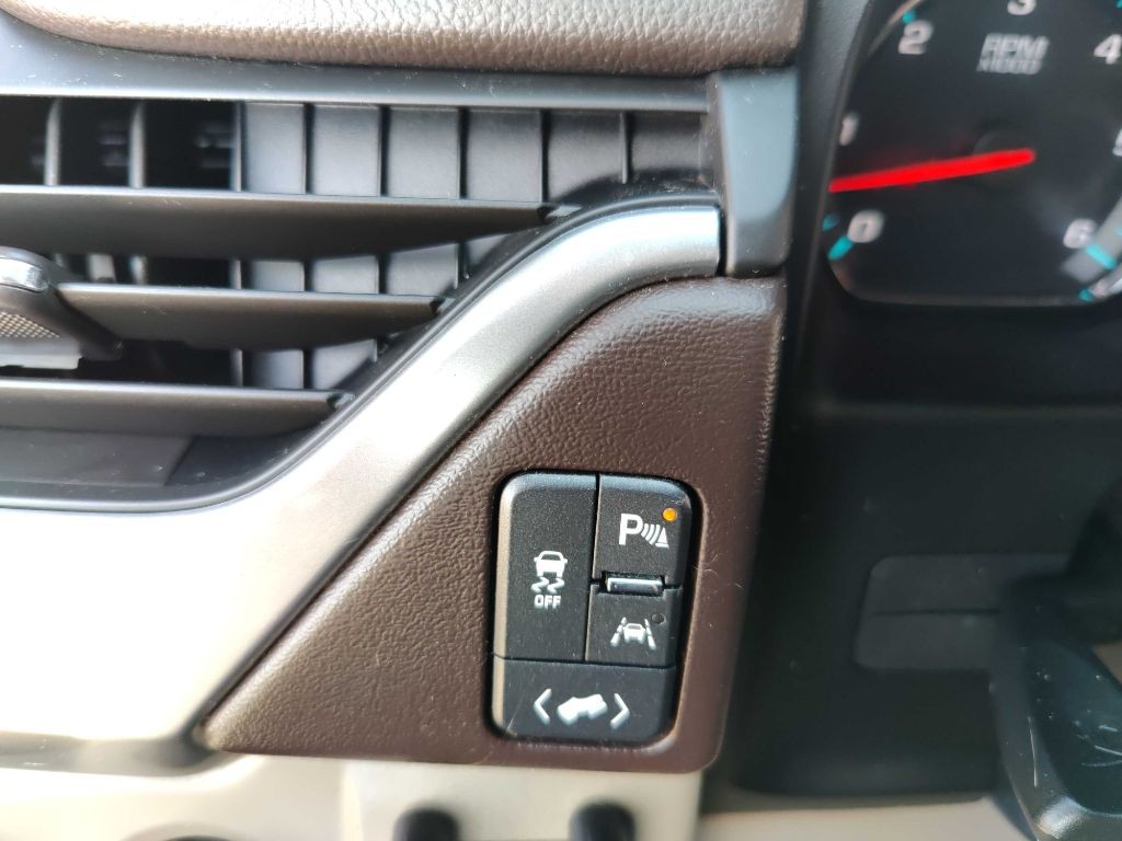 2016 Chevrolet Tahoe Image 18