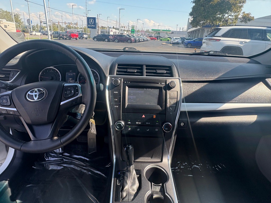 2017 Toyota Camry Image 4