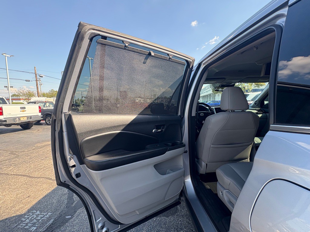 2017 Honda Pilot Image 8