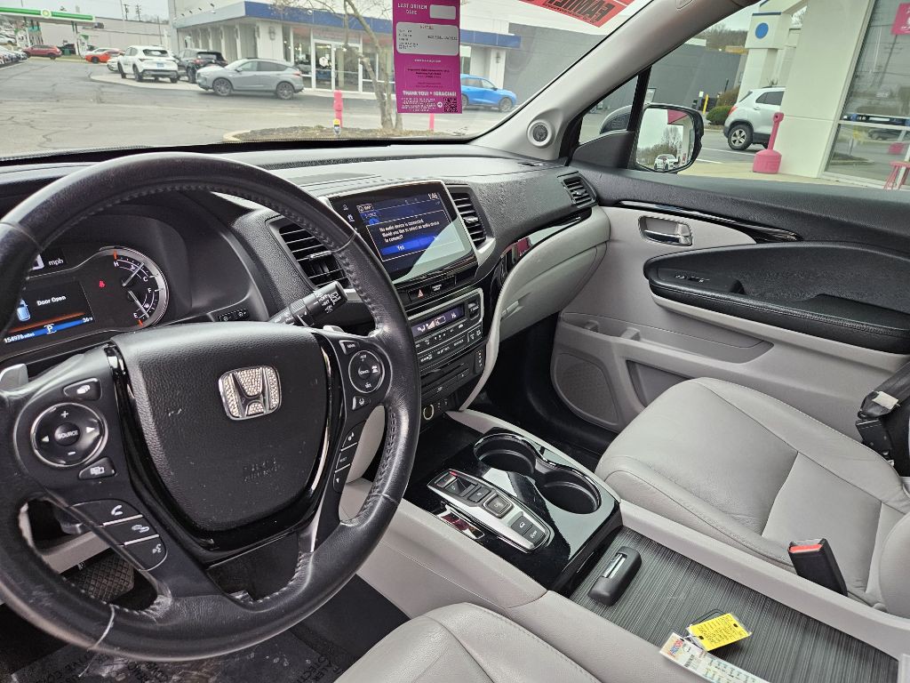 2017 Honda Pilot Image 6
